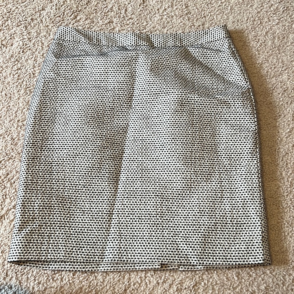 White and black polka dot midi skirt